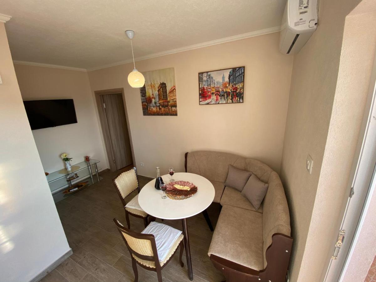 Apartment Lorena Kotor Eksteriør billede