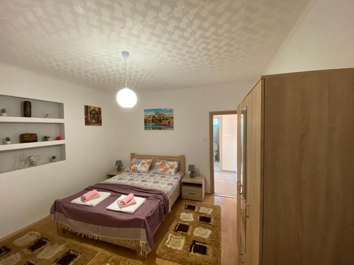 Apartment Lorena Kotor Eksteriør billede