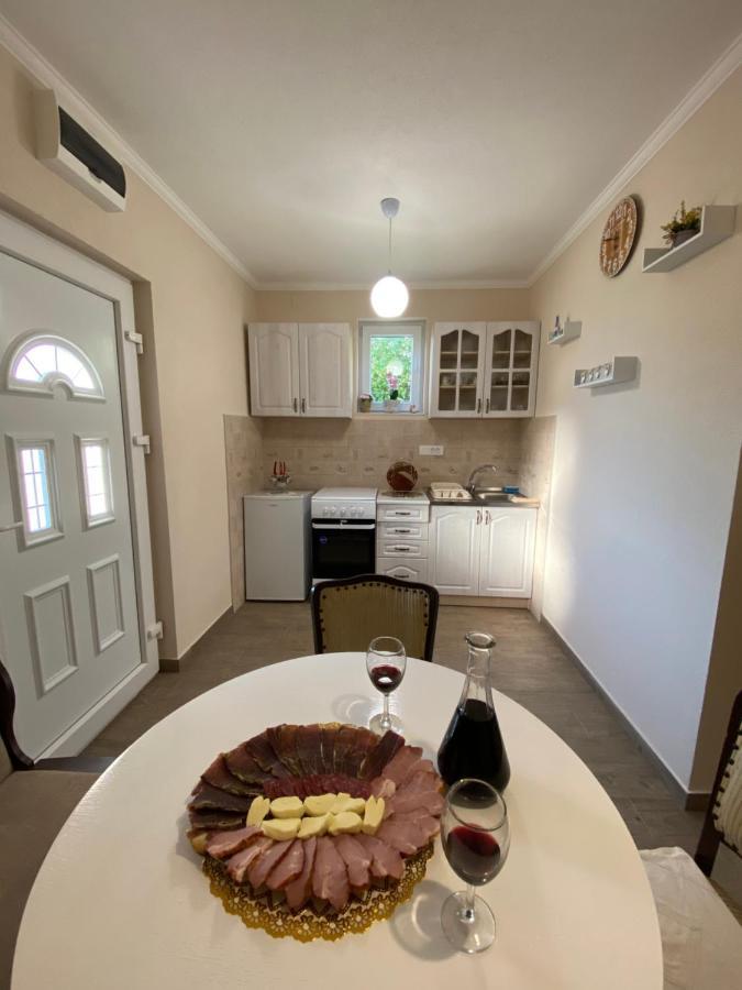 Apartment Lorena Kotor Eksteriør billede